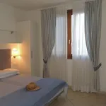 Modern Three Flat With Pool Appartement