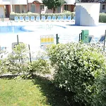 Апартаменти Modern Three Flat With Pool *