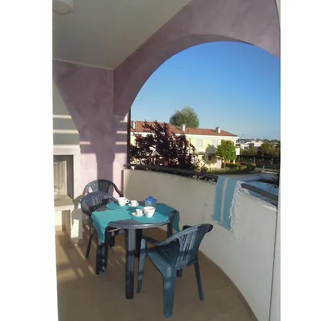 Apartmán Modern Three Flat With Pool